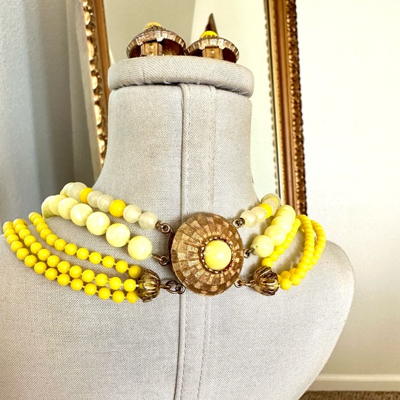 Vintage Yellow Necklace Demi Set - Picture 4 of 17